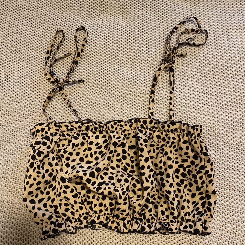 Cropped Leopard print top